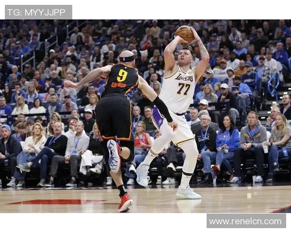 湖人对雷霆精彩对决回放分析及比赛亮点回顾